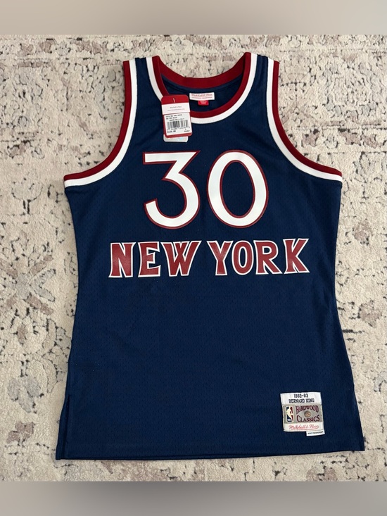 Mitchell & Ness Other - Mitchell & Ness Authentic New York Knicks Bernard King 1982-83 Jersey Men’s Sz M